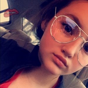 Meet your Posher, Megan